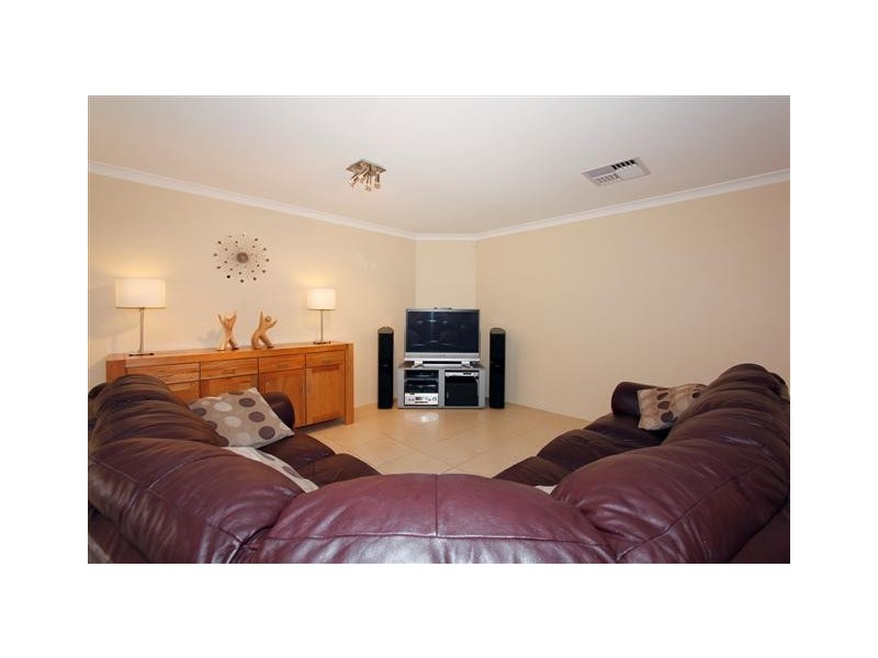 6 Peel Road, Coogee WA 6166