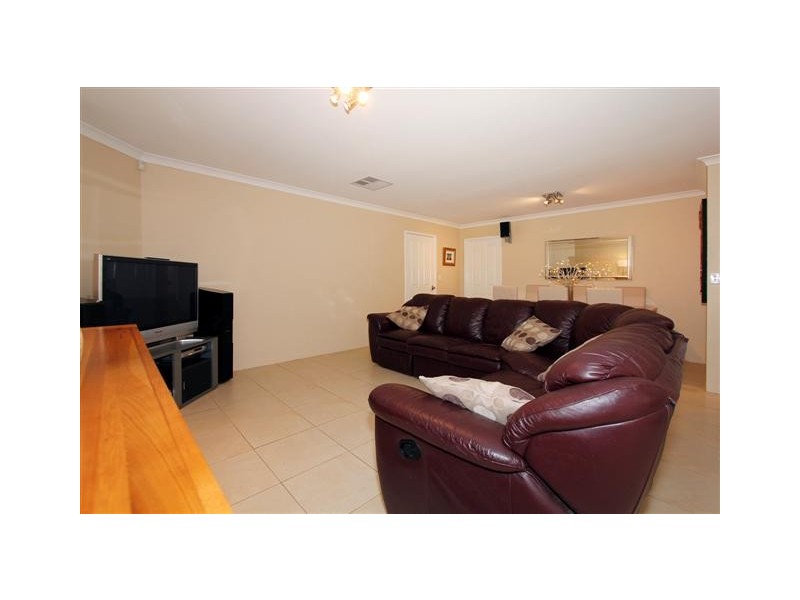 6 Peel Road, Coogee WA 6166