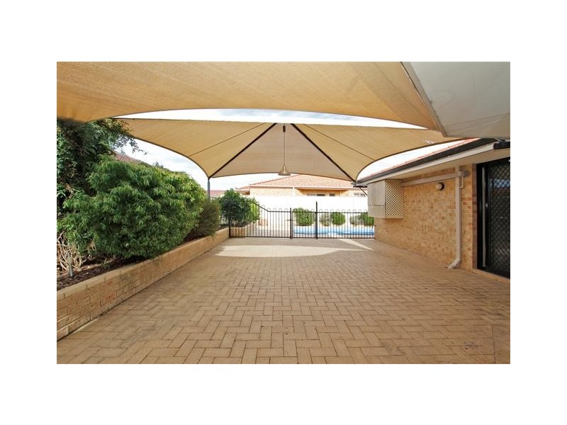 6 Peel Road, Coogee WA 6166