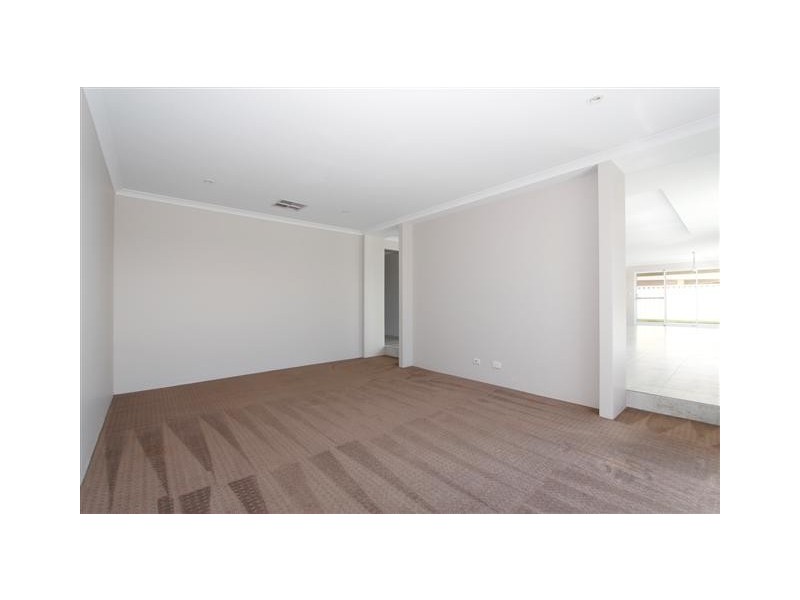 11 Carnaby Way, Harrisdale WA 6112