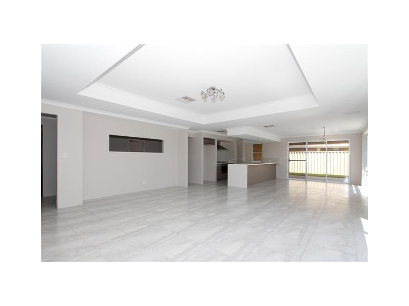 11 Carnaby Way, Harrisdale WA 6112