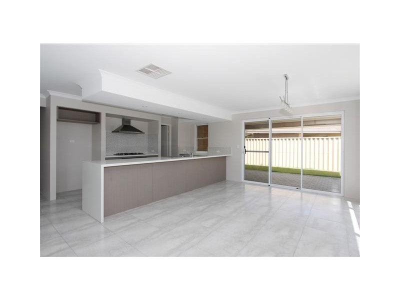 11 Carnaby Way, Harrisdale WA 6112