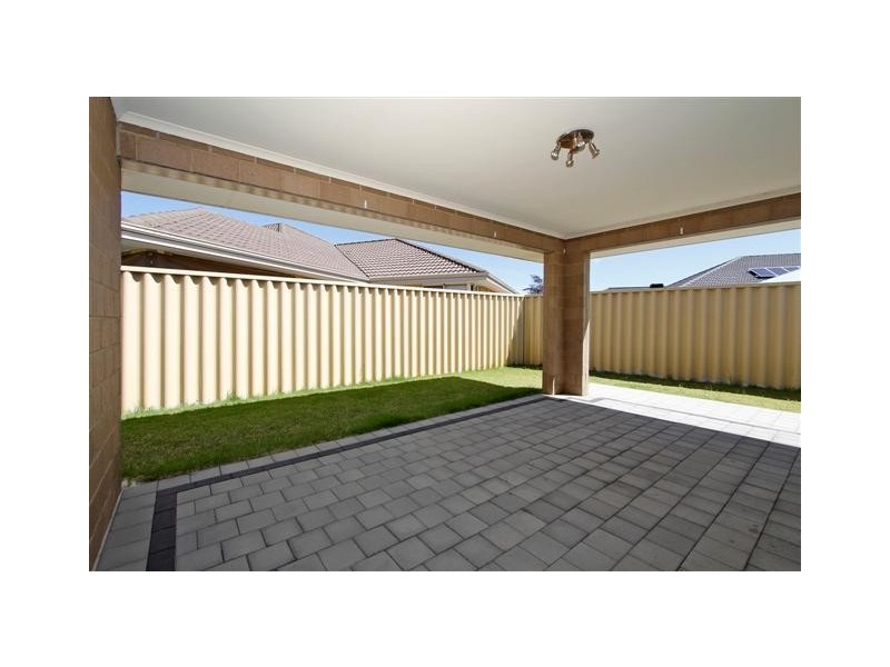 11 Carnaby Way, Harrisdale WA 6112