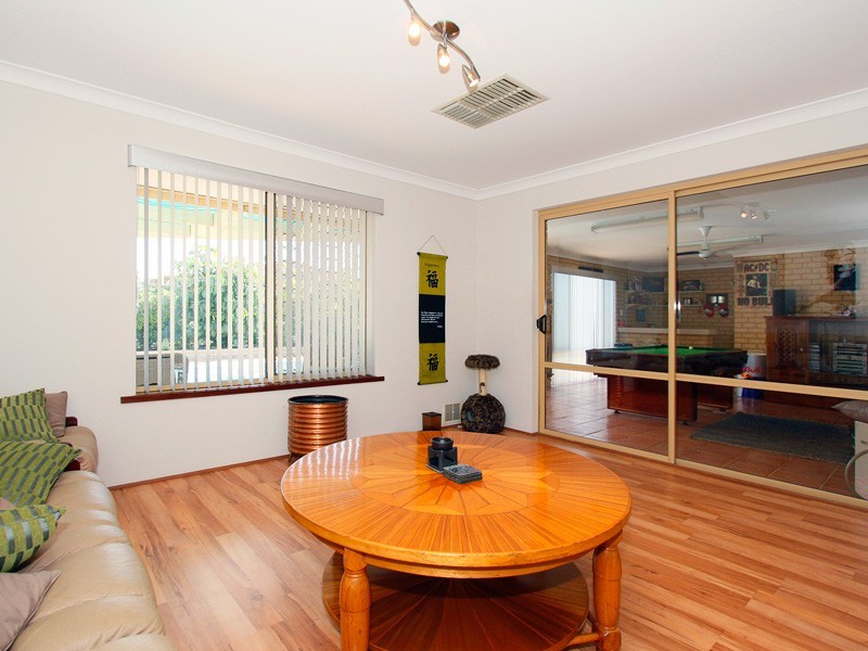 5 Redfern Close, Thornlie WA 6108