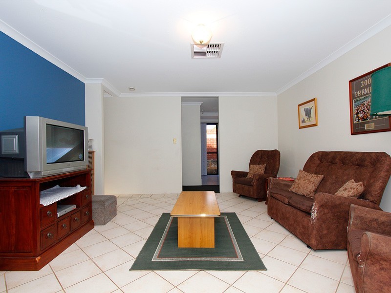 2 Excelsior Drive, Canning Vale WA 6155