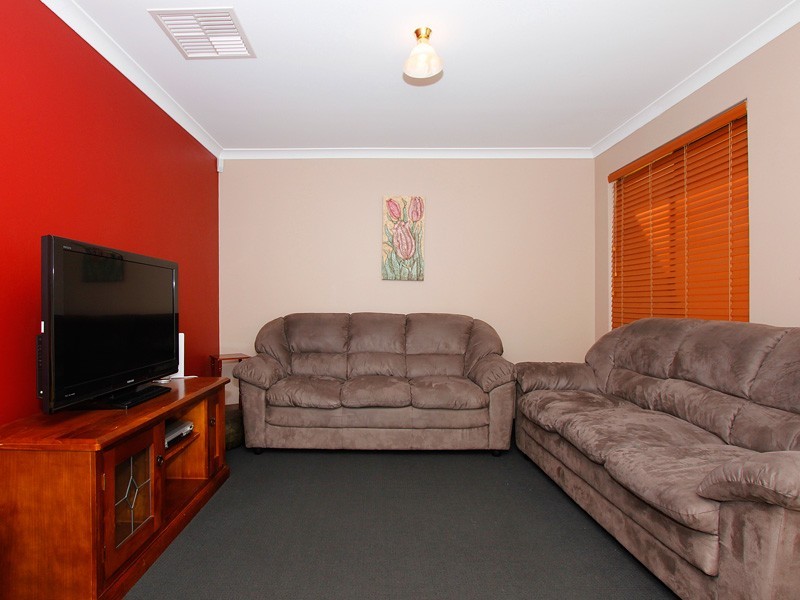 2 Excelsior Drive, Canning Vale WA 6155