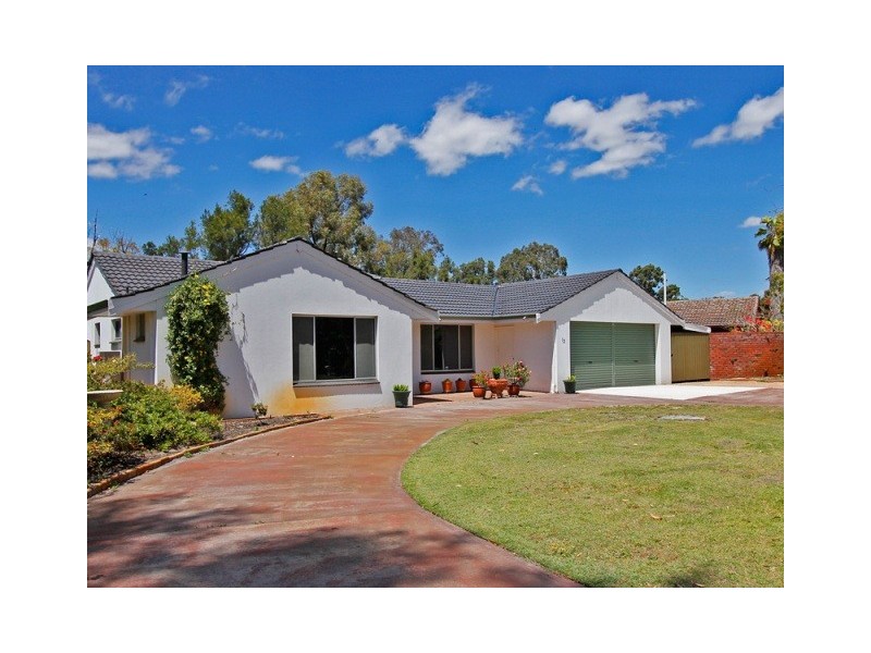 13 Coronet Court, Thornlie WA 6108