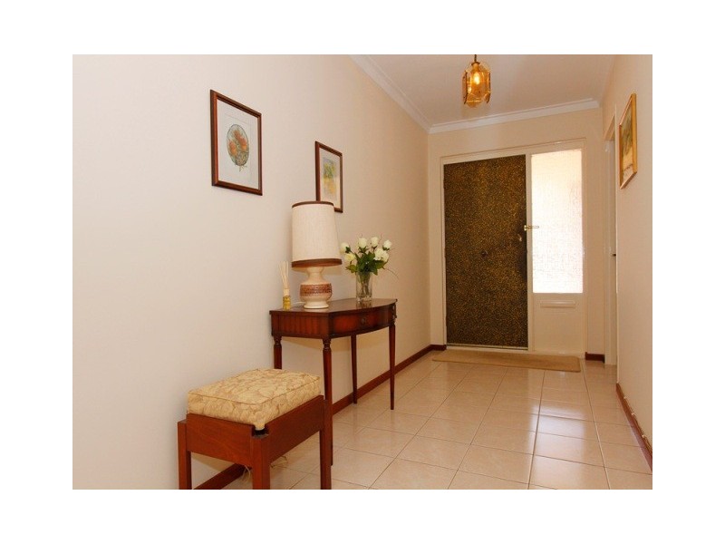 13 Coronet Court, Thornlie WA 6108