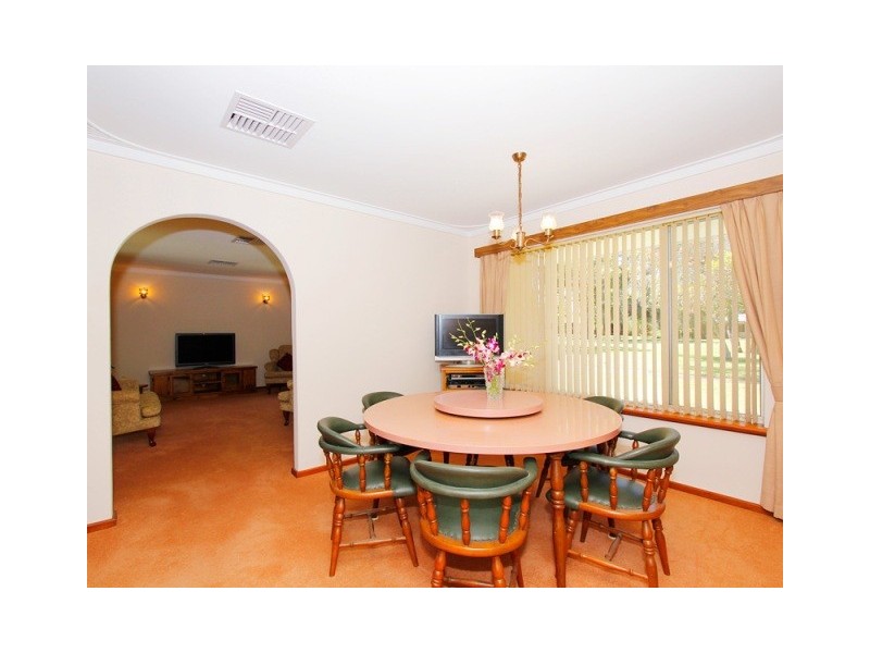 13 Coronet Court, Thornlie WA 6108