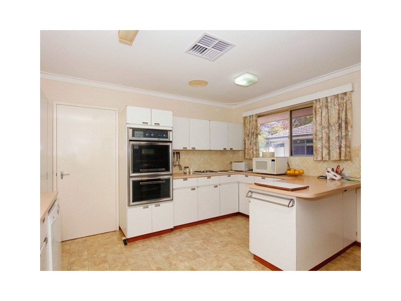 13 Coronet Court, Thornlie WA 6108