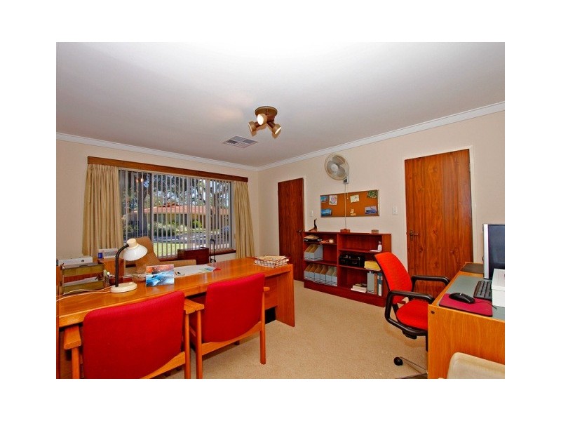 13 Coronet Court, Thornlie WA 6108