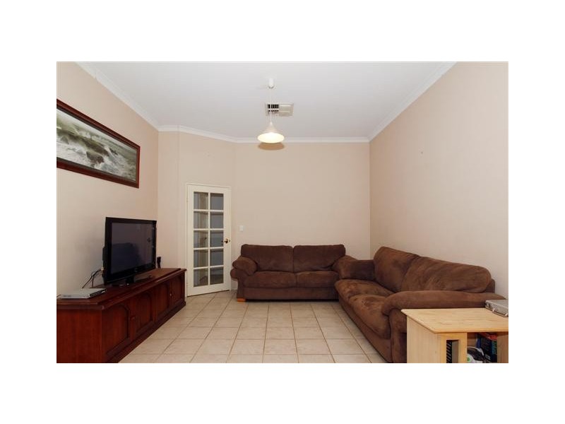 8 Chesham Mews, Canning Vale WA 6155