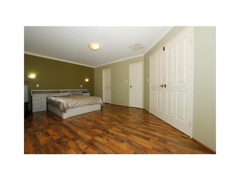 8 Chesham Mews, Canning Vale WA 6155