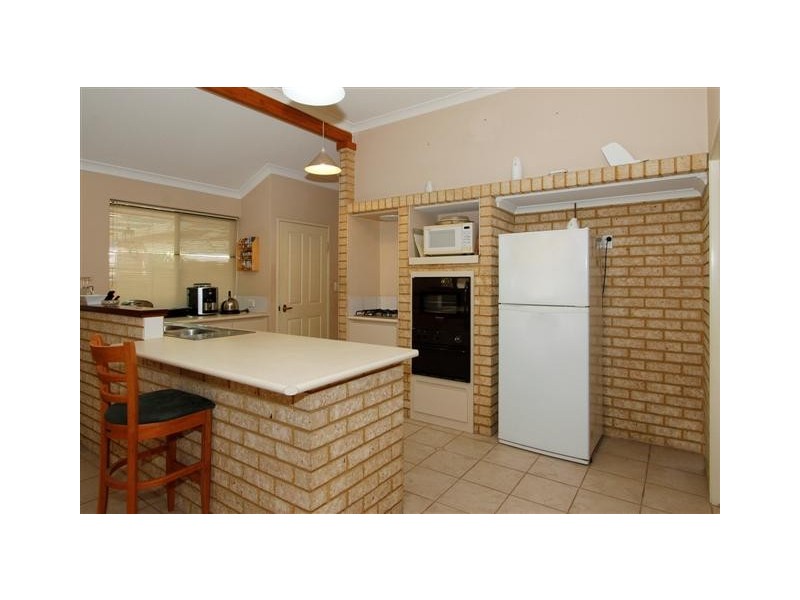 8 Chesham Mews, Canning Vale WA 6155