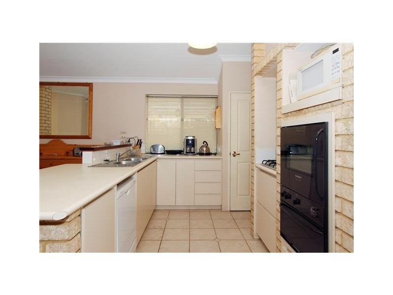 8 Chesham Mews, Canning Vale WA 6155