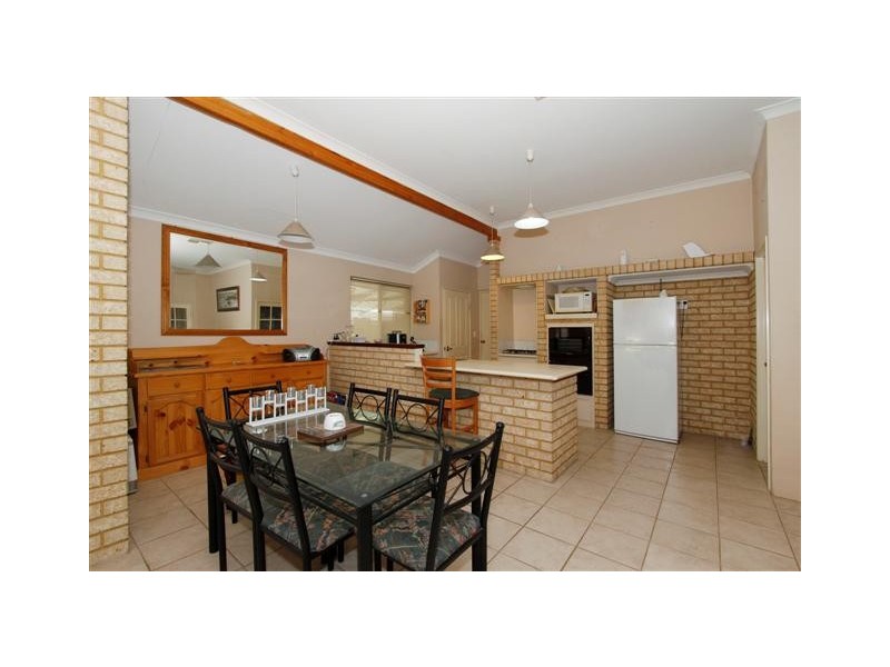 8 Chesham Mews, Canning Vale WA 6155