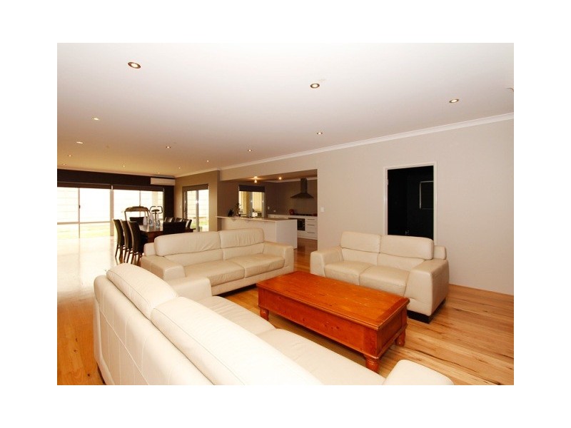 3 Tipperary Bend, Canning Vale WA 6155