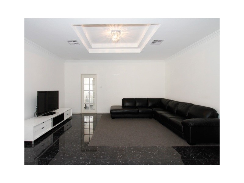 29 Pebble Bush Drive, Canning Vale WA 6155