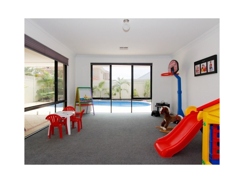 29 Pebble Bush Drive, Canning Vale WA 6155