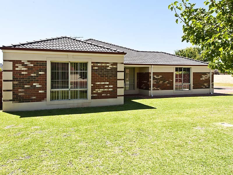 75 Campbell Road, Canning Vale WA 6155