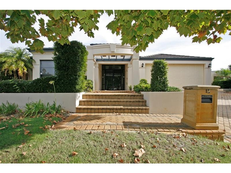 12 Roebuck Avenue, Canning Vale WA 6155