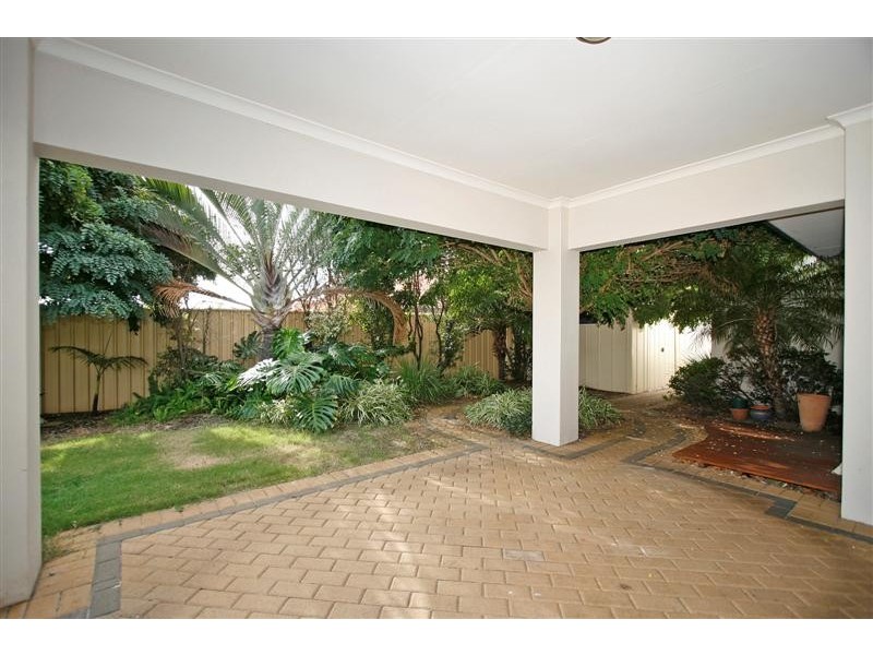 12 Roebuck Avenue, Canning Vale WA 6155