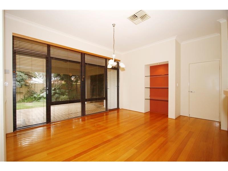 12 Roebuck Avenue, Canning Vale WA 6155