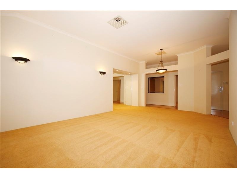 12 Roebuck Avenue, Canning Vale WA 6155