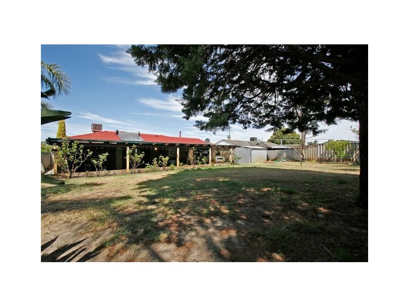 27 Durack Cresent, Gosnells WA 6110