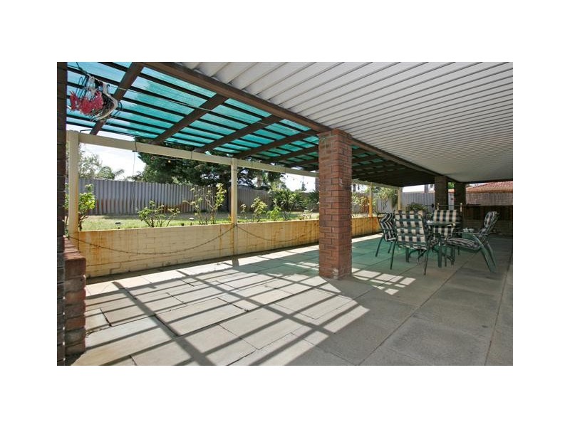 27 Durack Cresent, Gosnells WA 6110