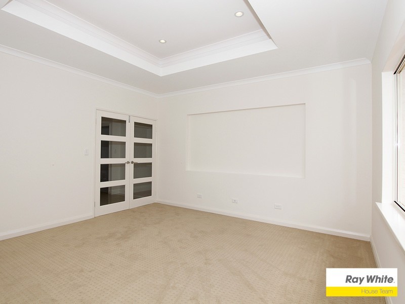 70 Waterfoot Loop, Canning Vale WA 6155