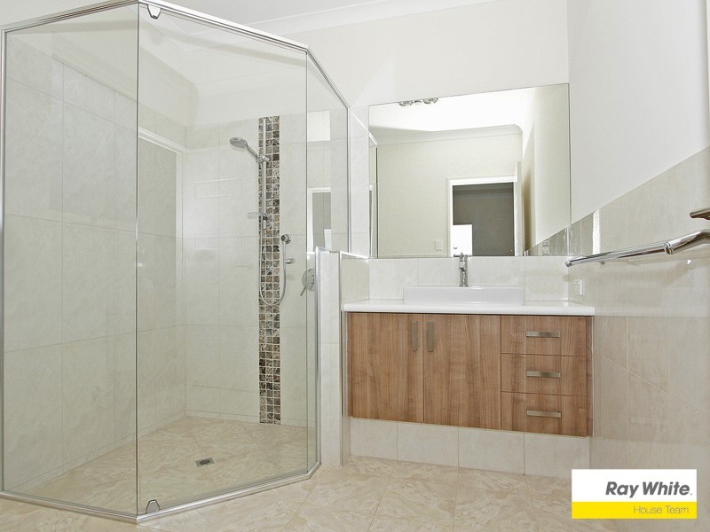 70 Waterfoot Loop, Canning Vale WA 6155