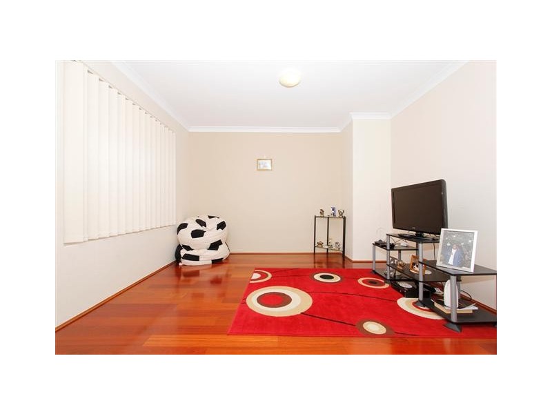 4/57 Lauterbach Drive, Gosnells WA 6110