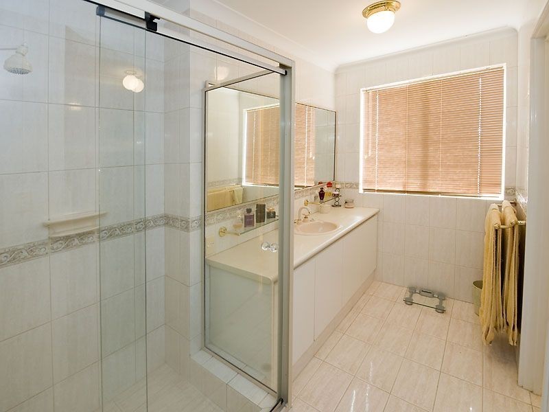 10 West End Parade, Canning Vale WA 6155