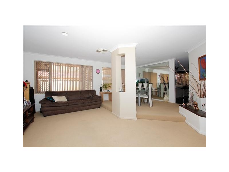 1 Redfern Close, Thornlie WA 6108