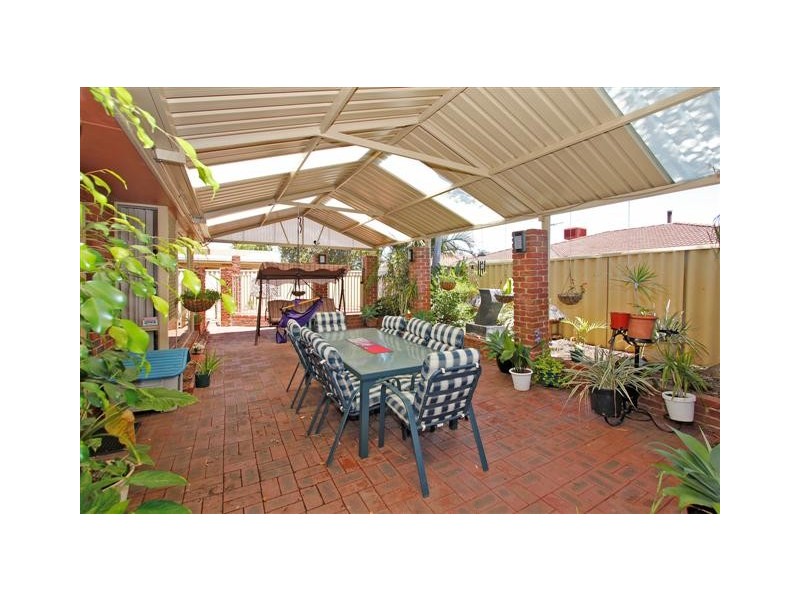 1 Redfern Close, Thornlie WA 6108