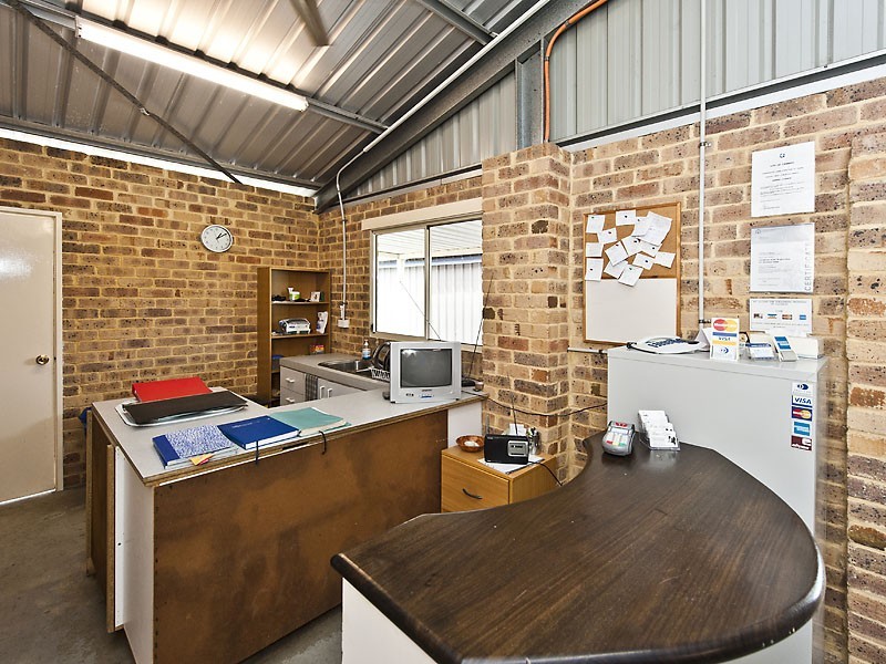 20 Fraser Road, Canning Vale WA 6155