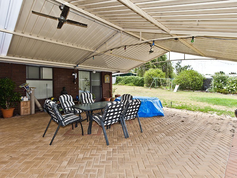 20 Fraser Road, Canning Vale WA 6155