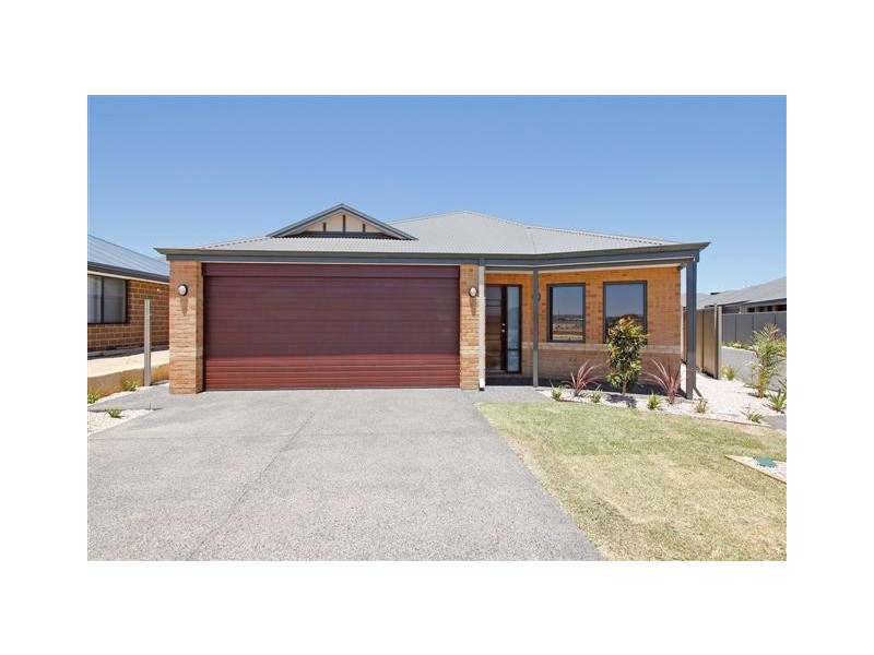 Unit 1 – 71 Yellowwood Avenue, Piara Waters WA 6112