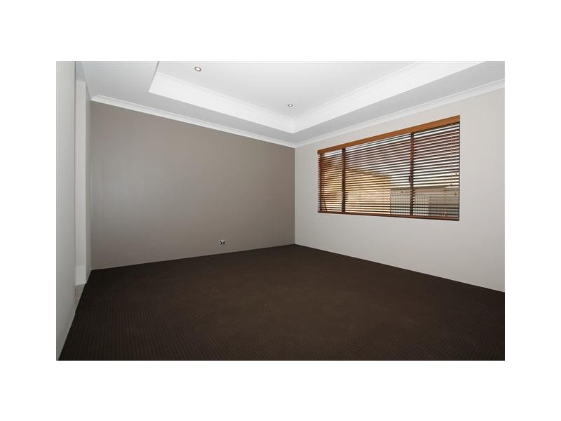 Unit 1 – 71 Yellowwood Avenue, Piara Waters WA 6112