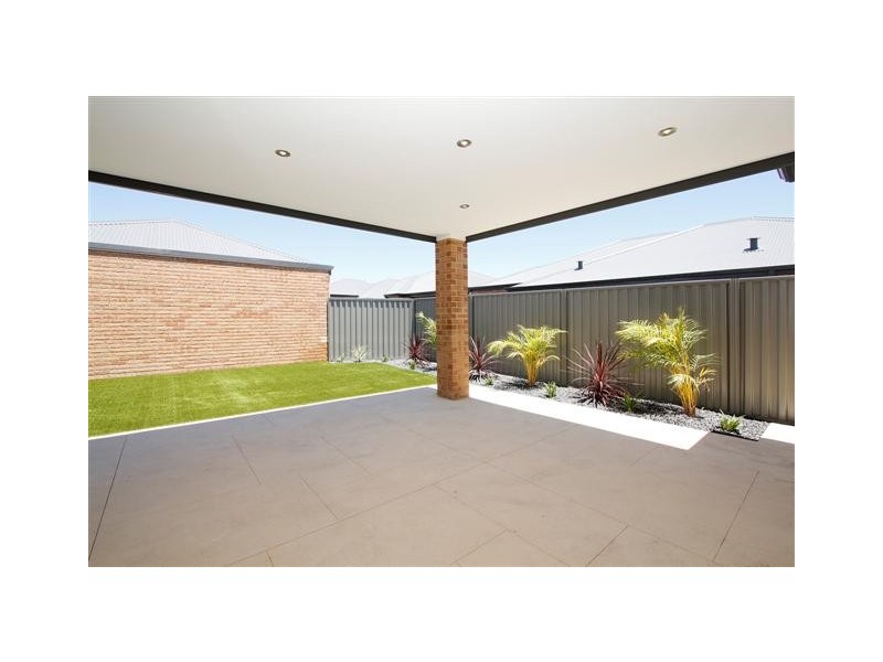 Unit 1 – 71 Yellowwood Avenue, Piara Waters WA 6112