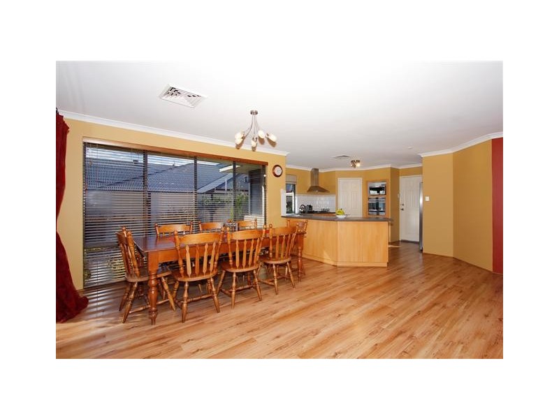 20 Rochford Street, Canning Vale WA 6155