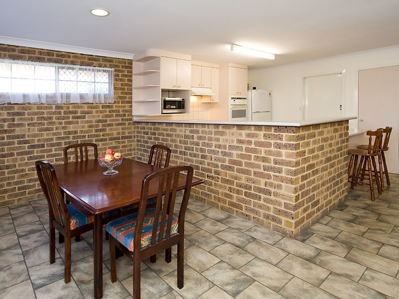 7 Newborough Place, Huntingdale WA 6110