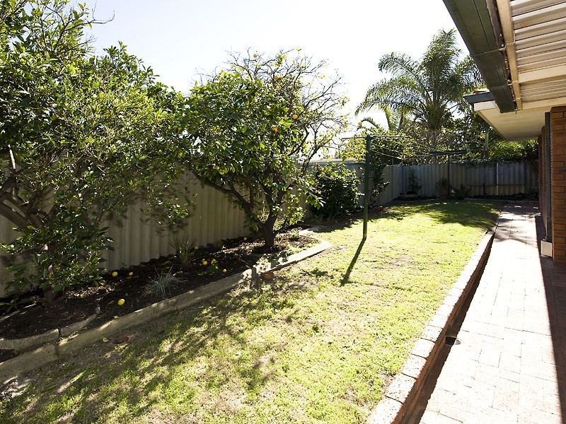 7 Newborough Place, Huntingdale WA 6110