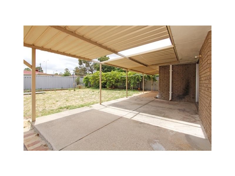 52 Wilkinson Street, Gosnells WA 6110