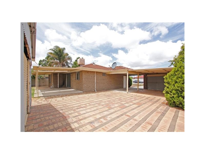 52 Wilkinson Street, Gosnells WA 6110