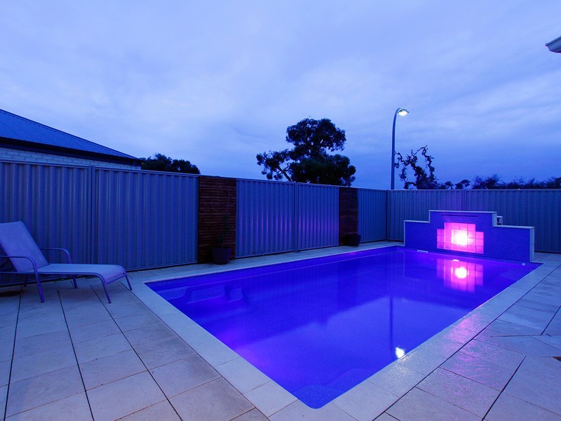 43 Hillhouse Way, Piara Waters WA 6112