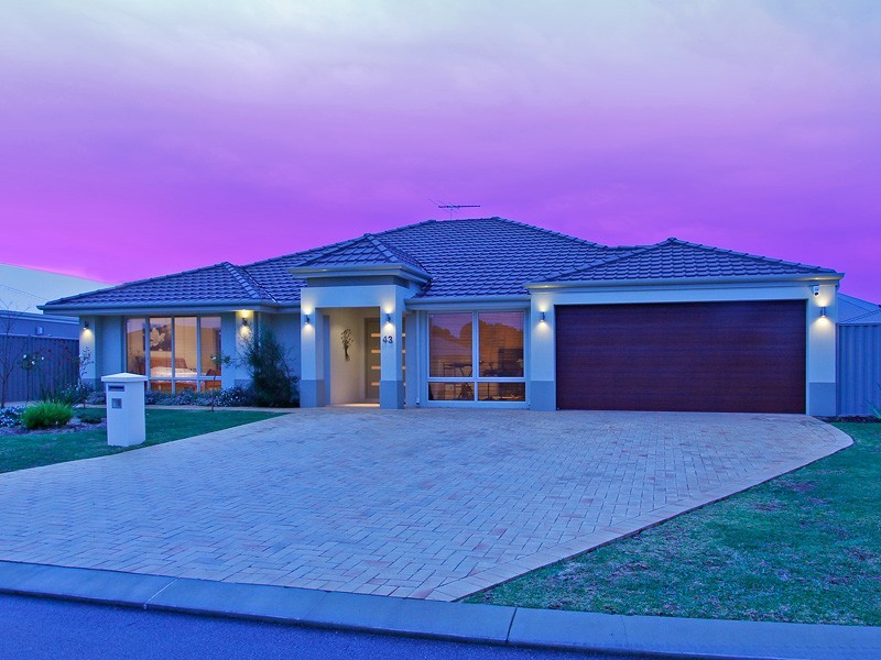 43 Hillhouse Way, Piara Waters WA 6112