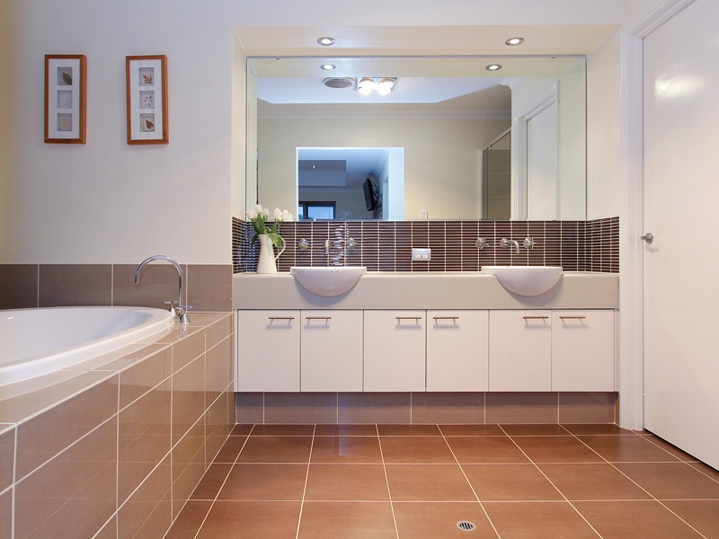 43 Hillhouse Way, Piara Waters WA 6112