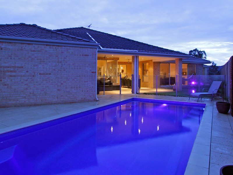 43 Hillhouse Way, Piara Waters WA 6112